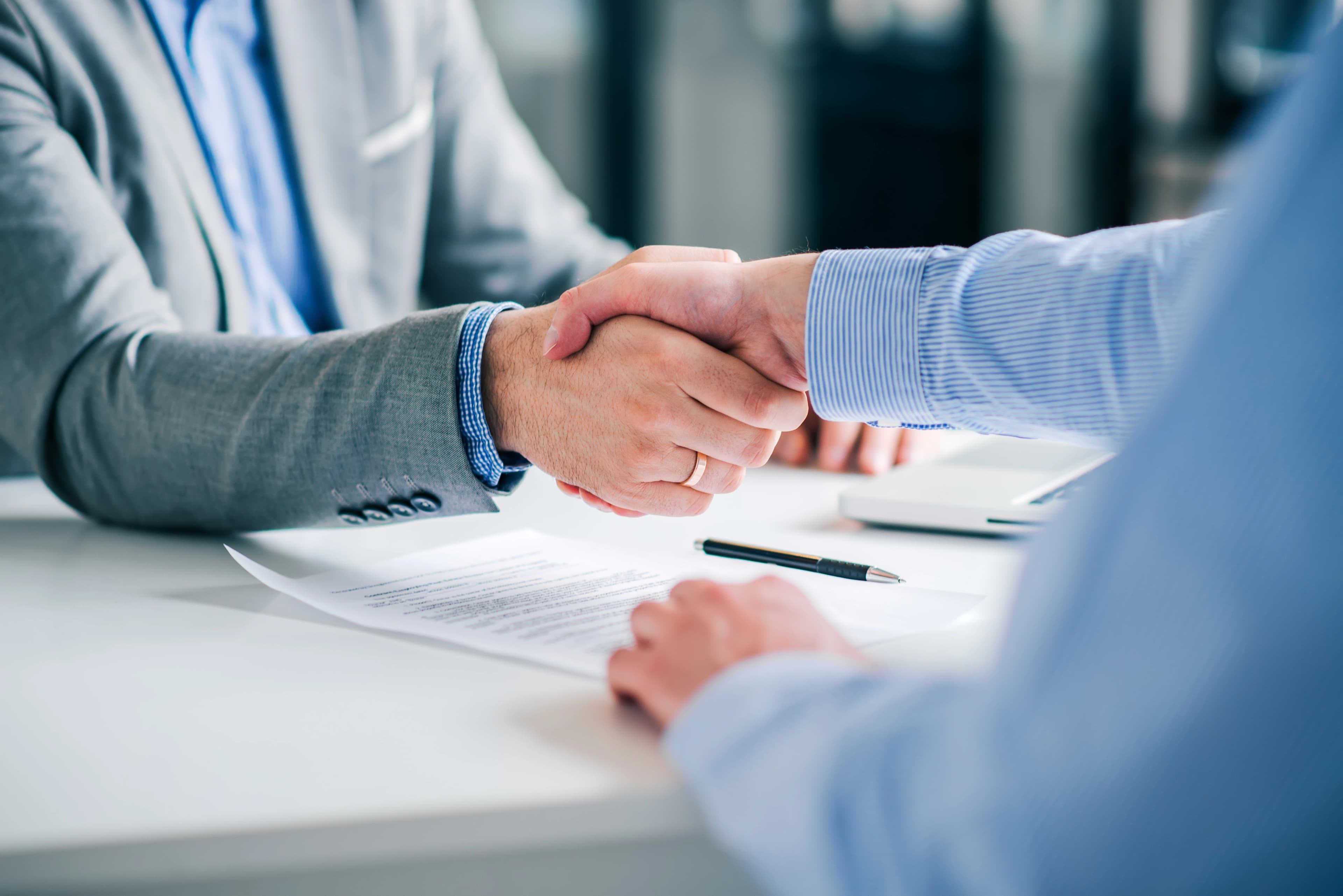 Negociación de contratos comerciales